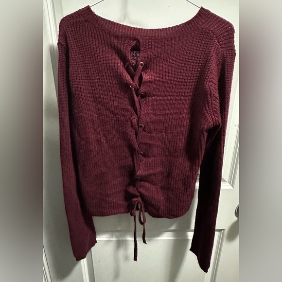 Burgundy long sleeve crochet top - Picture 2 of 2